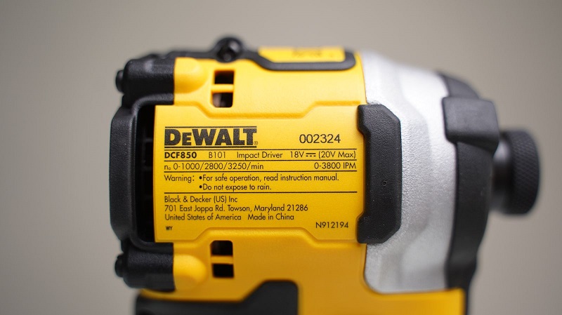 Máy vặn vít dùng pin 20V Max DeWalt DCF850P1